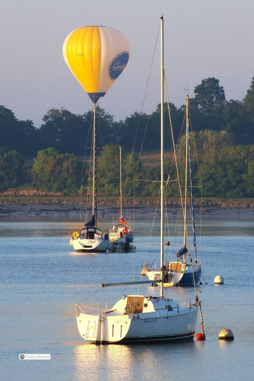 Montgolfière au-dessus de la Rance - vue 3